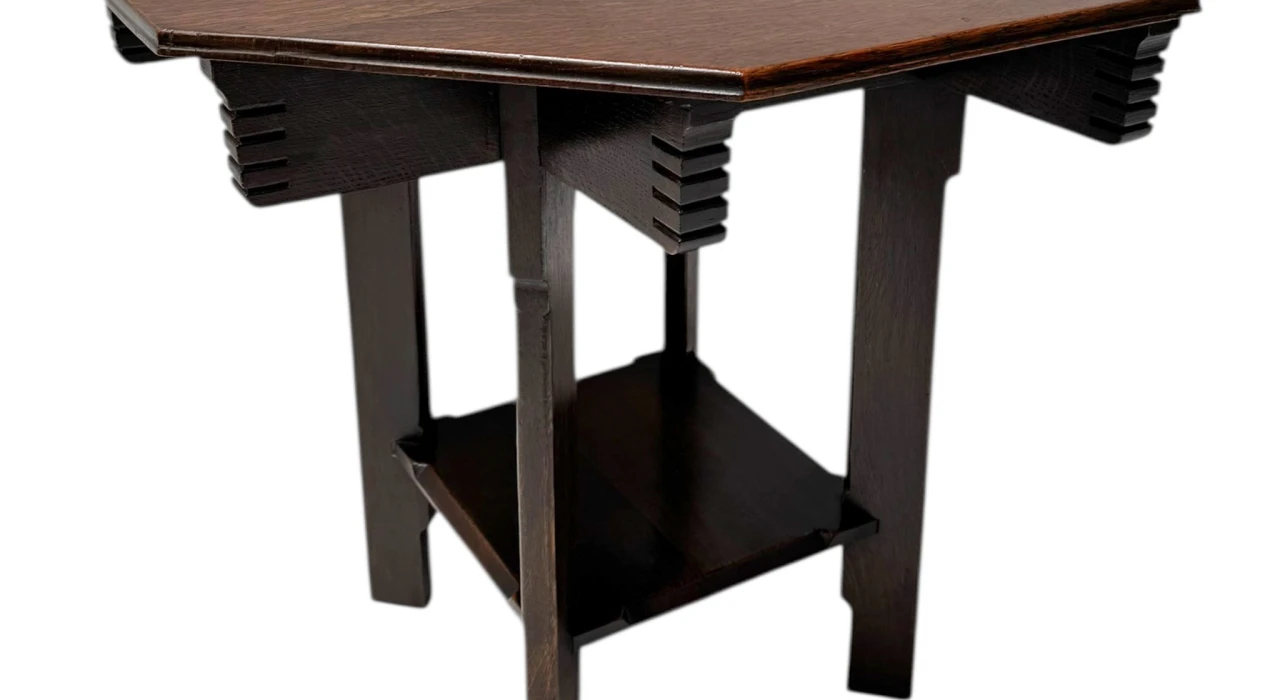 Arts & Crafts Art Nouveau Coffee Table, 1900s